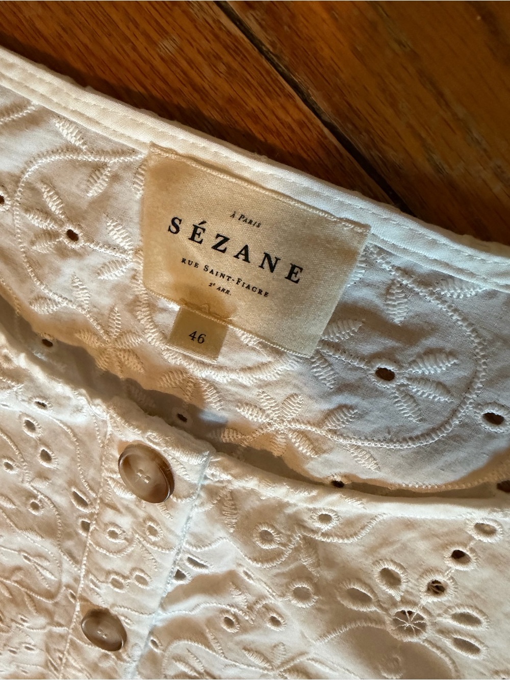 Sezane Roni women’s White Eyelet Button-Front Sleeveless Top - Picture 3 of 4